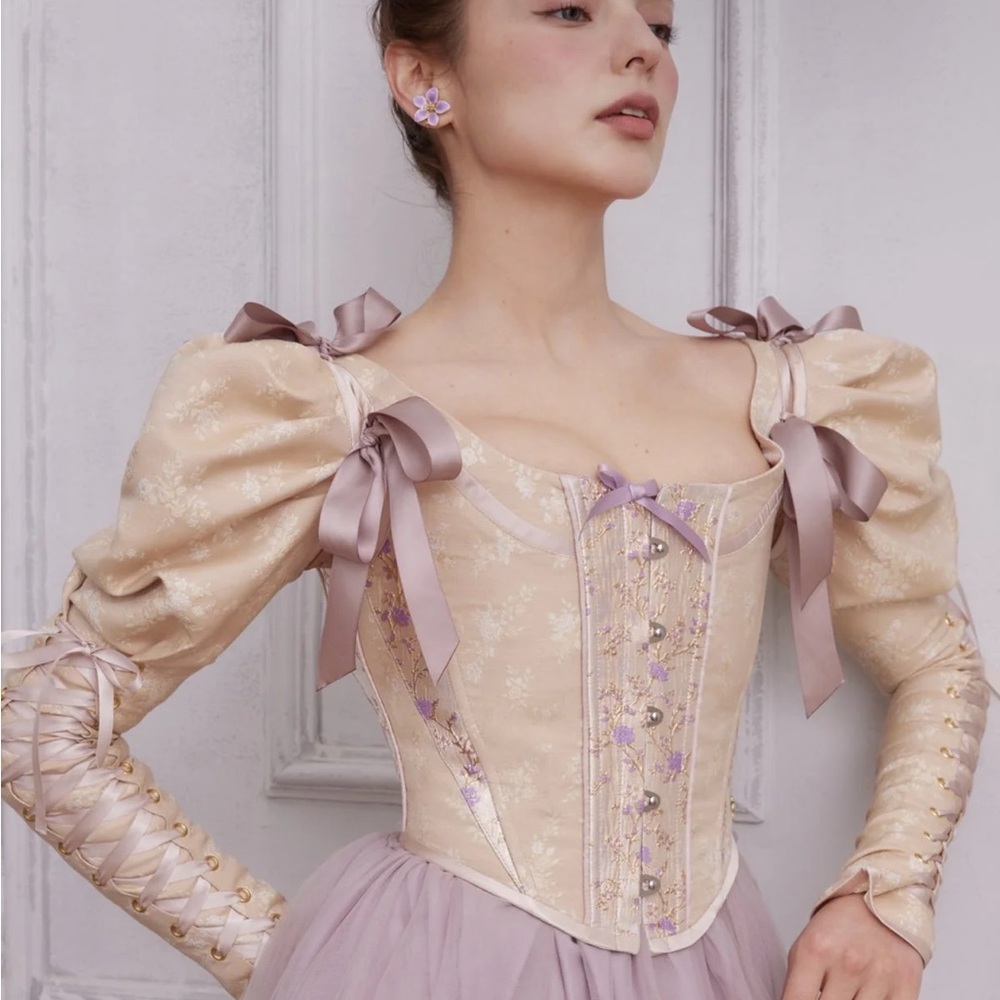 Vintage-Inspired Floral Corset with Puff Sleeves